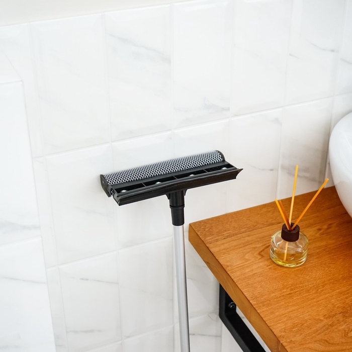 Окномойка с телескопической аллюминевой ручкой и сгоном,20х8х60(97)см